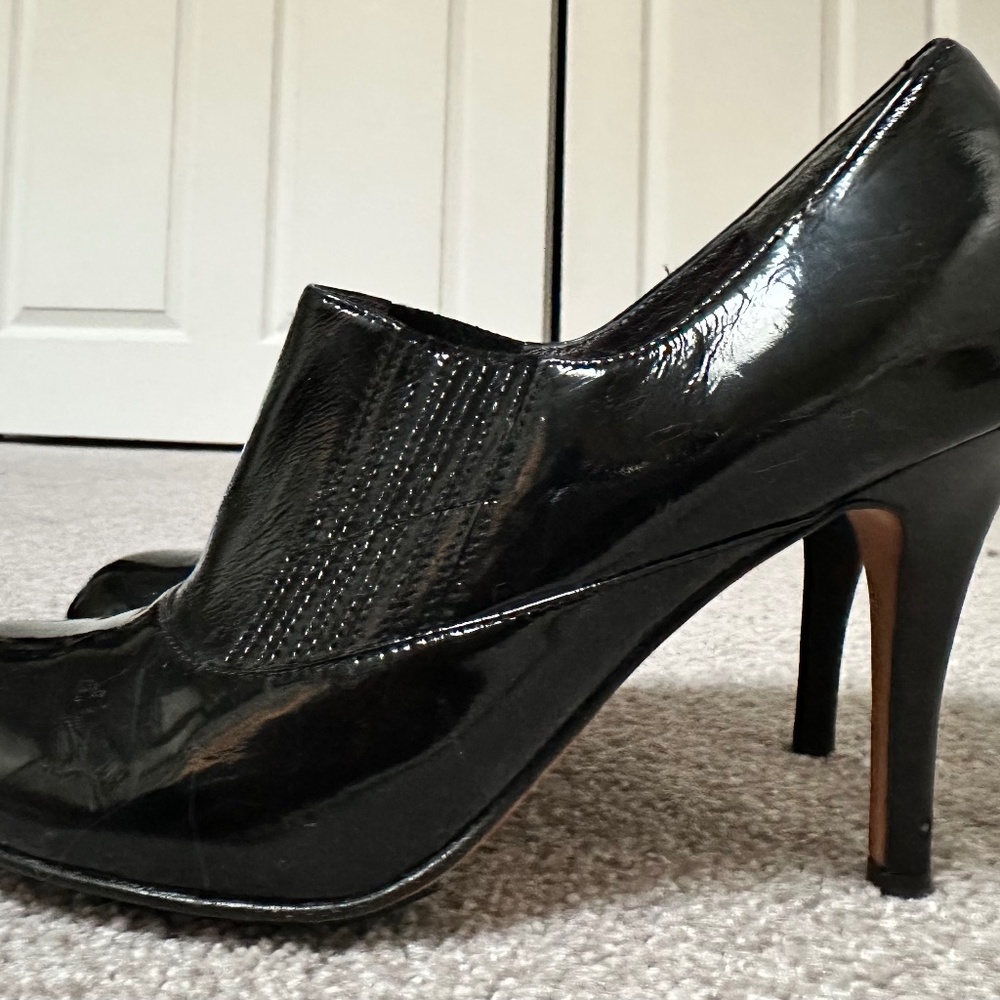 Women’s Black Cole Haan Patent Leather Heeled Ankle Booties Size 8